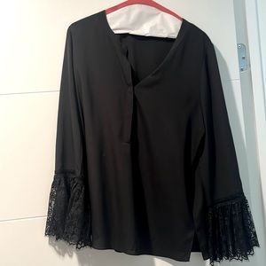 Le Gali blouse lace sleeve